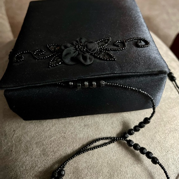 Jessica McClintock Handbags - Jessica McClintock Vintage Black Satin clutch purse